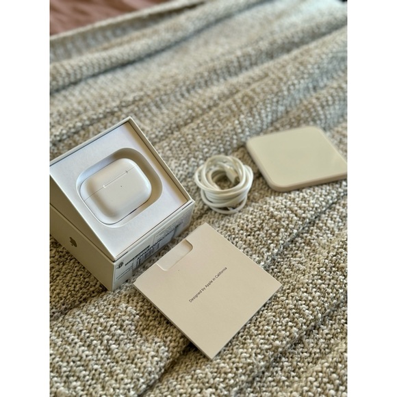 Apple | AirPods Pro (2nd Generation) - Picture 4 of 9